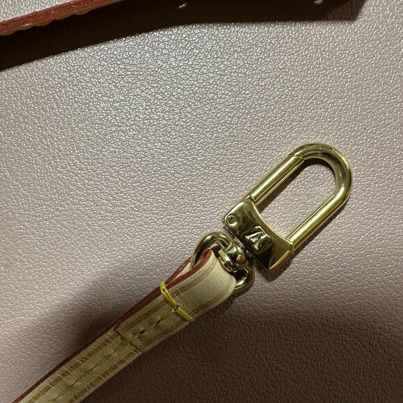 Louis Vuitton Monogram Pouch Wristlet Beige Inside Brand New! - Picture 7 of 8